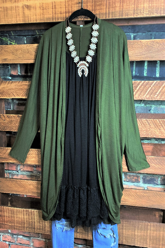 ESSENTIAL ULTRA SOFT OVERSIZED CARDIGAN IN OLIVE
