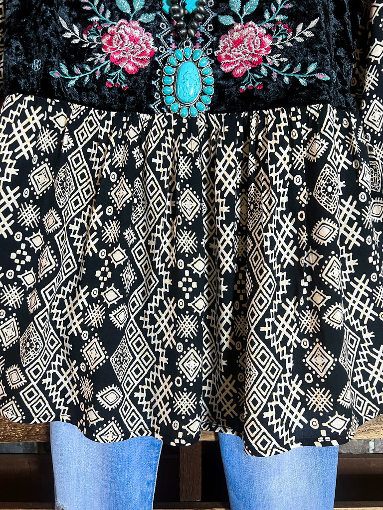 GYPSY FLEUR D'NIGHT VELVET EMBROIDERED TOP IN BLACK