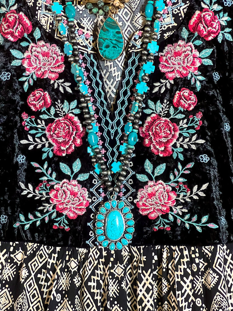 GYPSY FLEUR D'NIGHT VELVET EMBROIDERED TOP IN BLACK