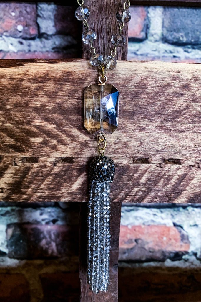 MAGICAL ENERGY GRAY CRYSTAL LONG NECKLACE