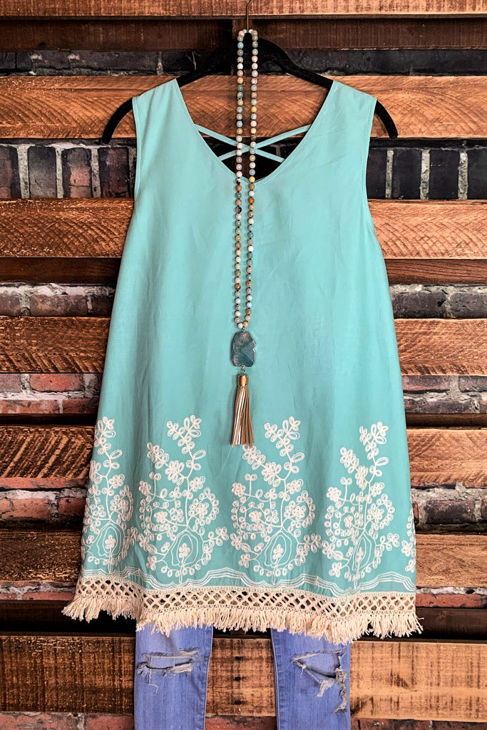 MINT EMBROIDERED TOP------sale