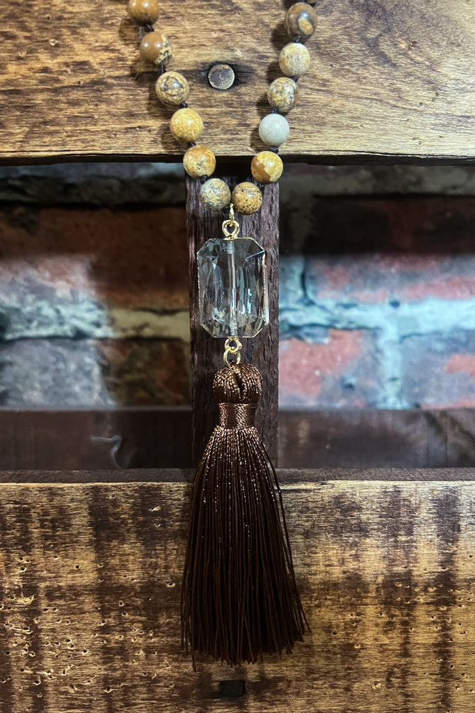 CRYSTAL PENDANT & NATURAL STONE NECKLACE