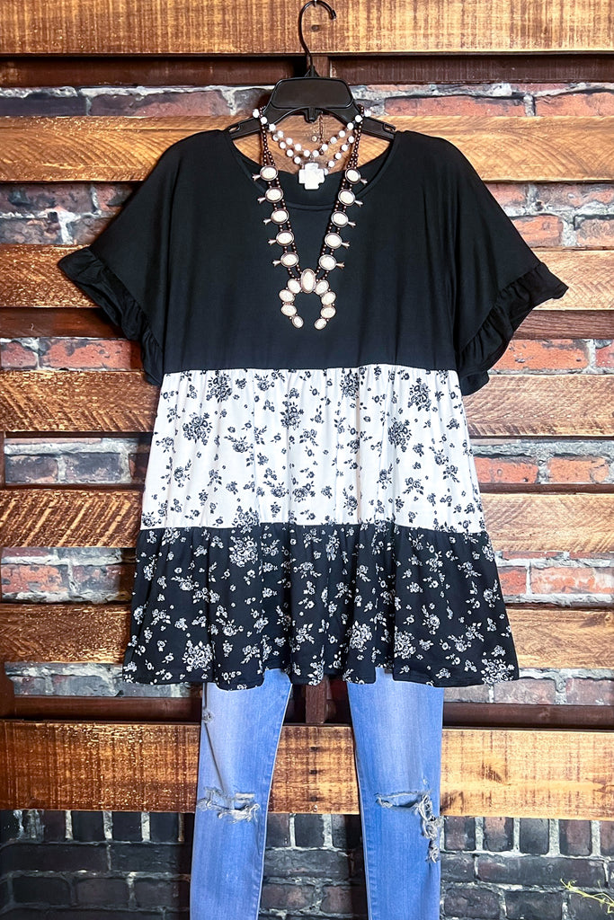 GRACEFUL SIMPLICITY FLORAL BABYDOLL TOP IN BLACK & WHITE