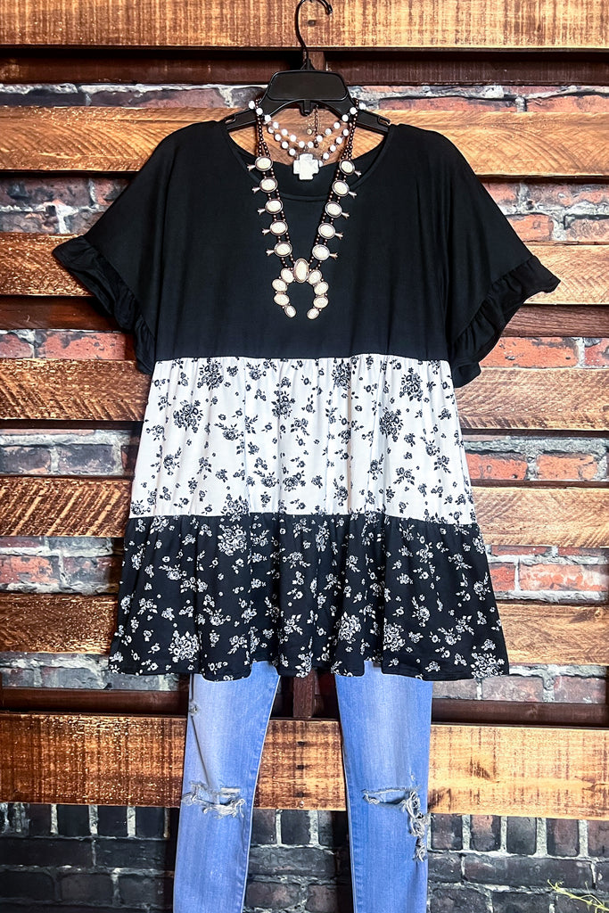 GRACEFUL SIMPLICITY FLORAL BABYDOLL TOP IN BLACK & WHITE
