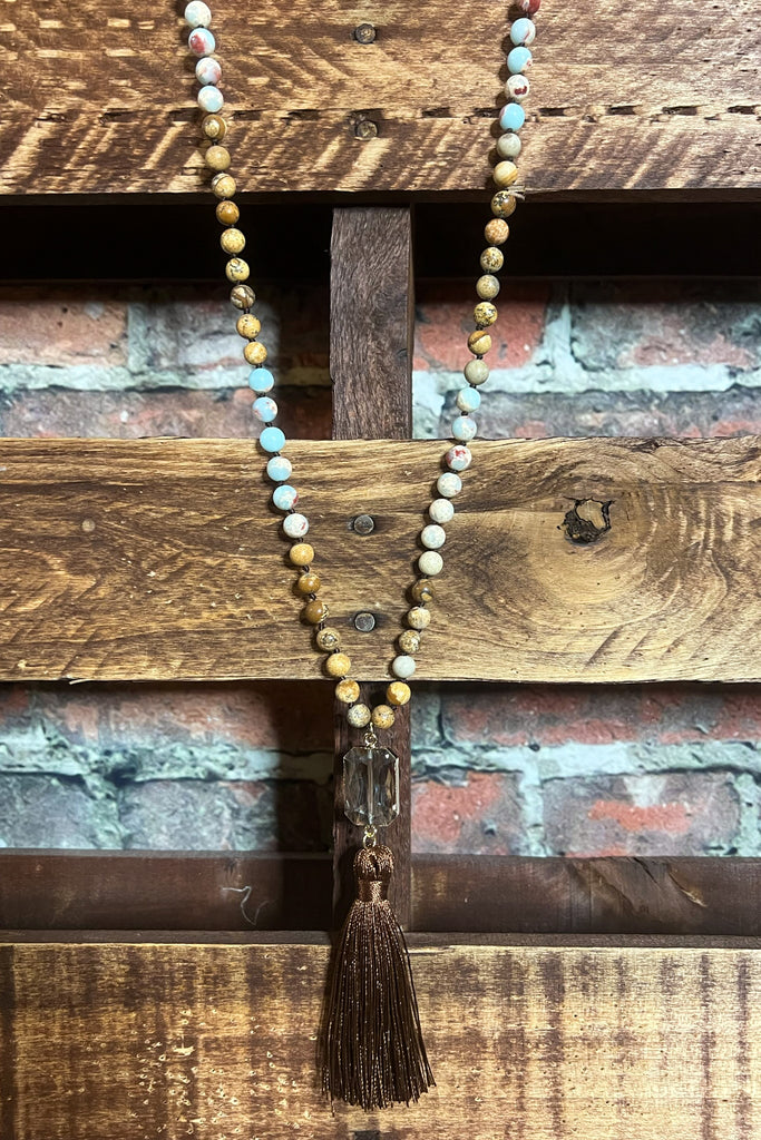 CRYSTAL PENDANT & NATURAL STONE NECKLACE
