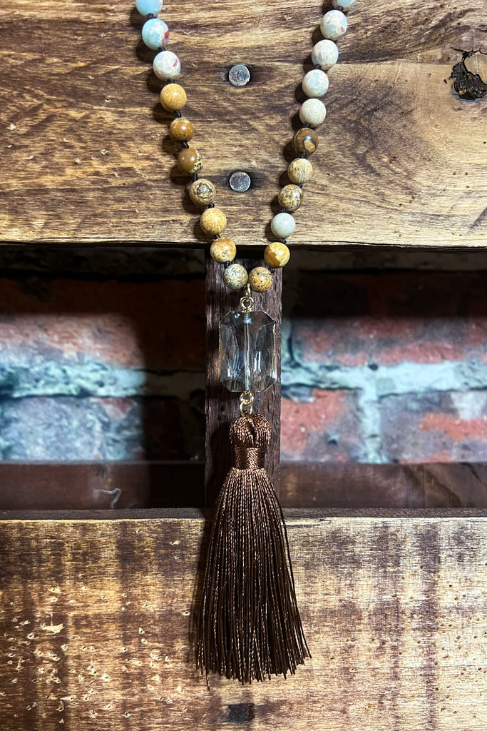 CRYSTAL PENDANT & NATURAL STONE NECKLACE