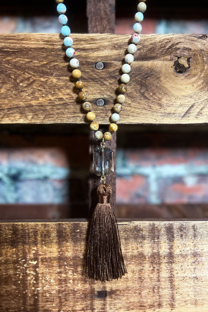 CRYSTAL PENDANT & NATURAL STONE NECKLACE