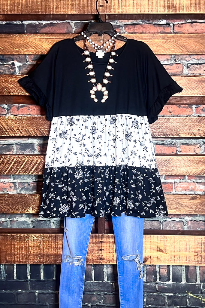 GRACEFUL SIMPLICITY FLORAL BABYDOLL TOP IN BLACK & WHITE