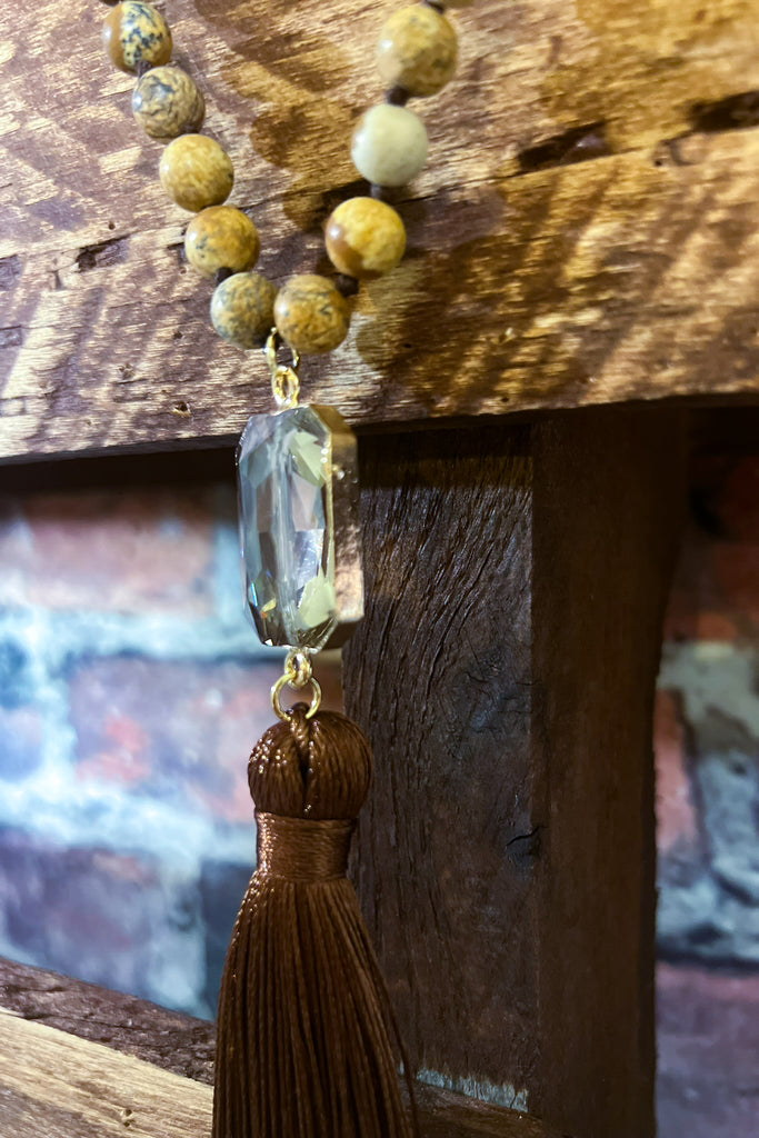 CRYSTAL PENDANT & NATURAL STONE NECKLACE