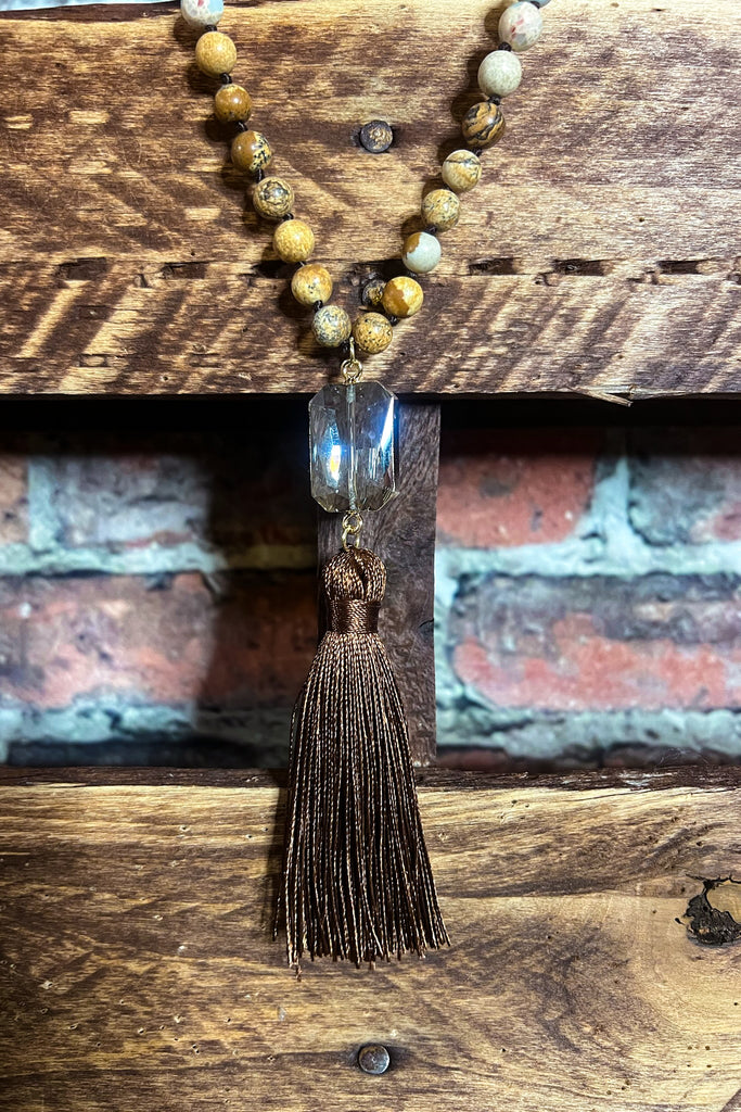CRYSTAL PENDANT & NATURAL STONE NECKLACE
