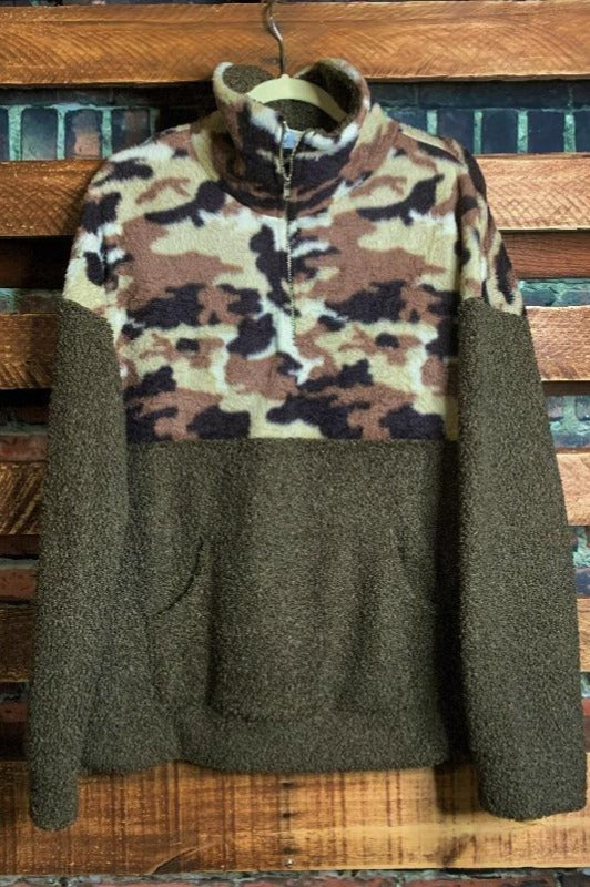 COZY SHERPA POCKETED CAMO SWEATER IN OLIVE------------------sale