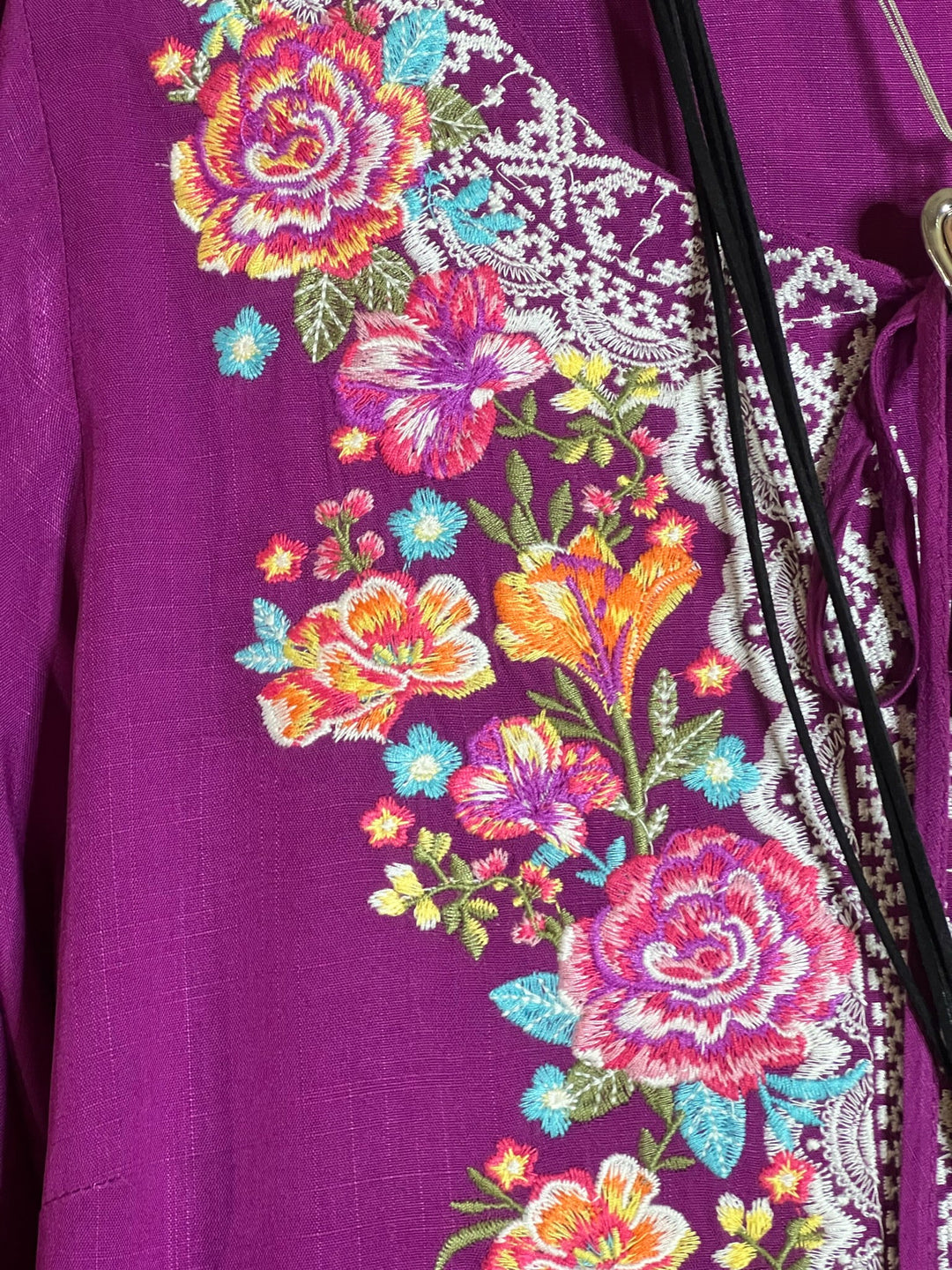6-12 SALE - DARLING FLORAL EMBROIDERED TOP IN MAGENTA---------SALE