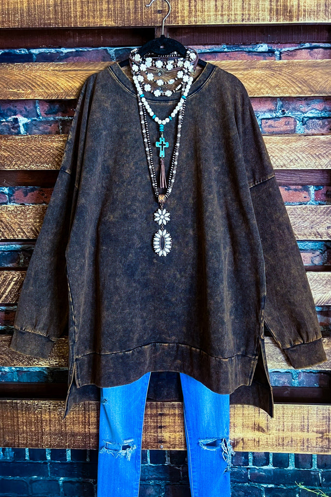 FEEL FREE COTTON WASHED OVERSIZED TUNIC SWEATSHIRT IN BROWN RUST