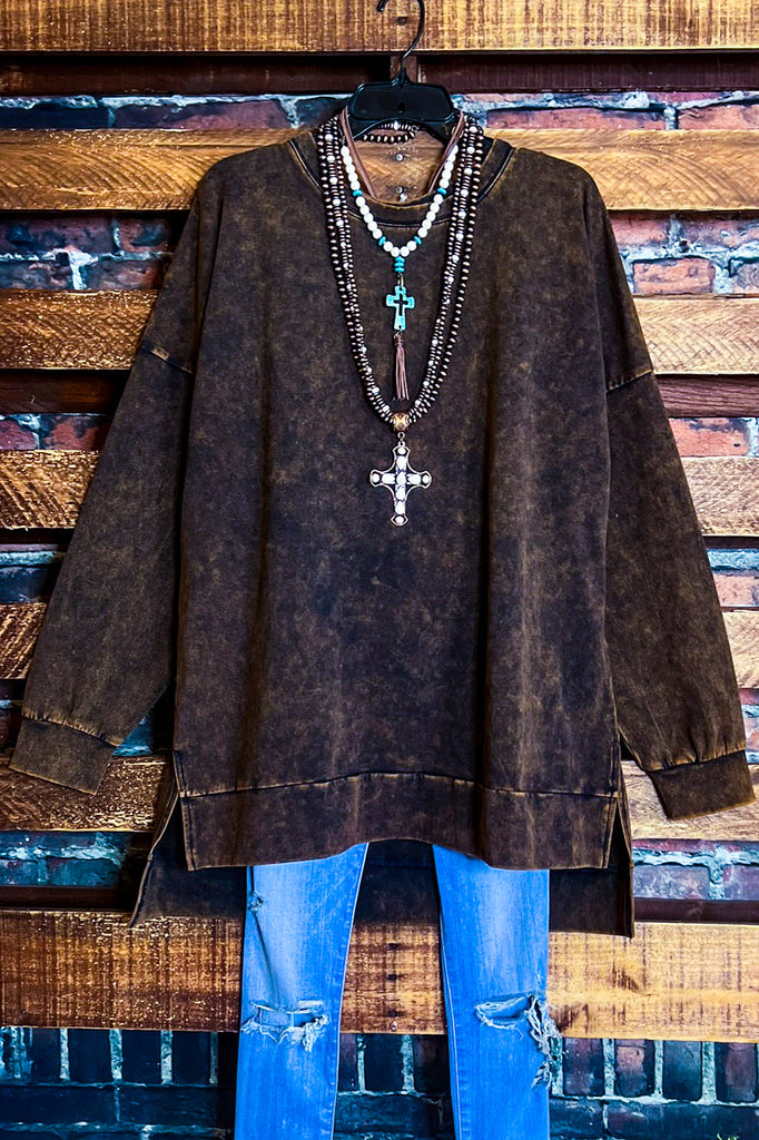 FEEL FREE COTTON WASHED OVERSIZED TUNIC SWEATSHIRT IN BROWN RUST