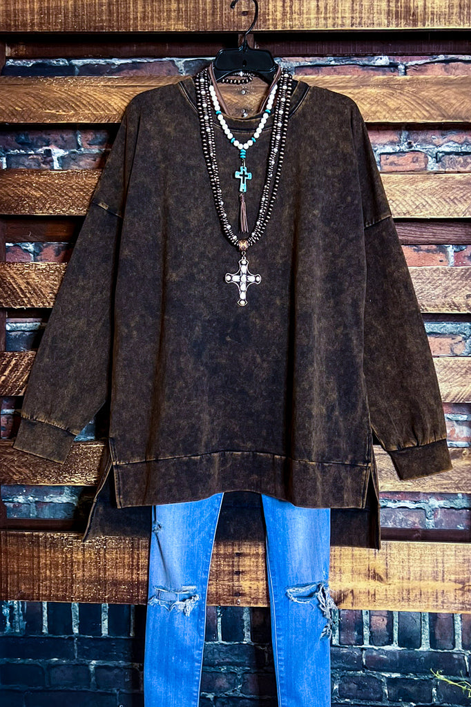 FEEL FREE COTTON WASHED OVERSIZED TUNIC SWEATSHIRT IN BROWN RUST