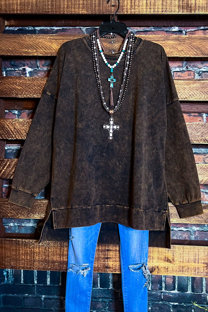 FEEL FREE COTTON WASHED OVERSIZED TUNIC SWEATSHIRT IN BROWN RUST