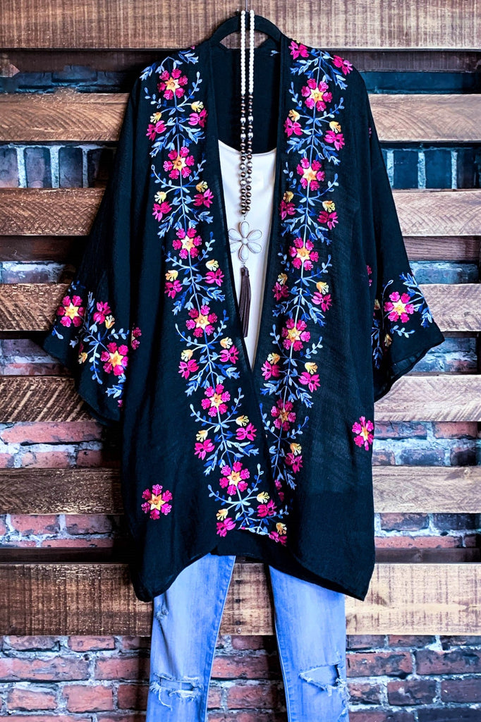 IT'S LOVE AT FIRST SIGHT BLACK EMBROIDERED KIMONO