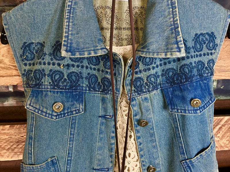 LACE EMBROIDERED DENIM VEST------sale