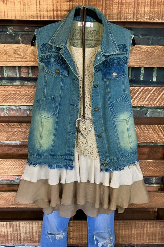LACE EMBROIDERED DENIM VEST------sale