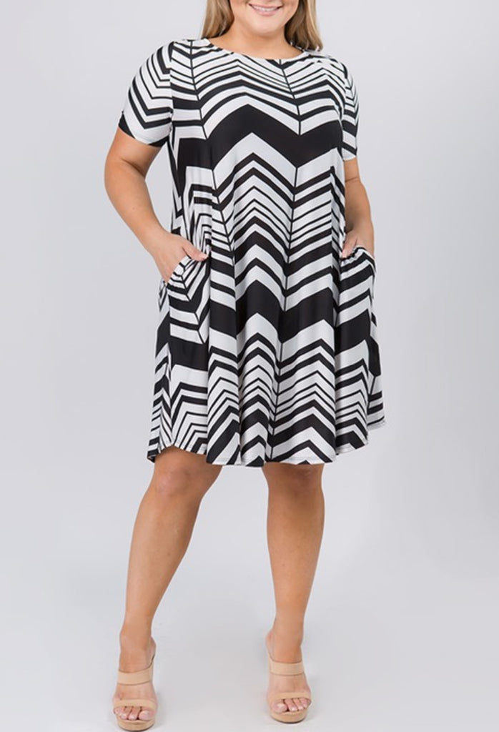 INSPIRE CHIC PRINT DRESS IN BLACK & WHITE-------------SALE