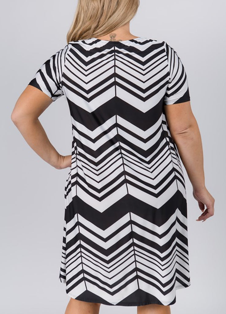 INSPIRE CHIC PRINT DRESS IN BLACK & WHITE-------------SALE
