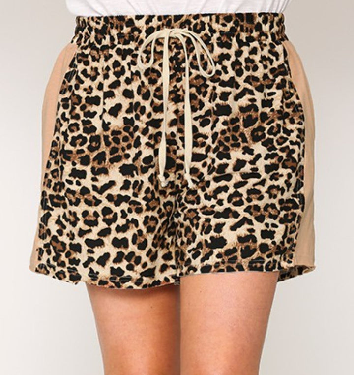 STYLE COMFY SHORT LEOPARD PRINT-------------SALE