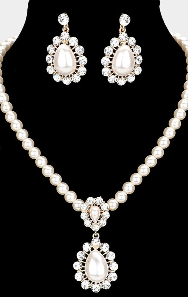 Darling Timeless Pearl & Crystal Set Necklace